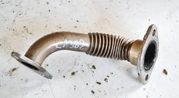 Volkswagen PASSAT B6 EGR valve line/pipe/hose 03C131521S