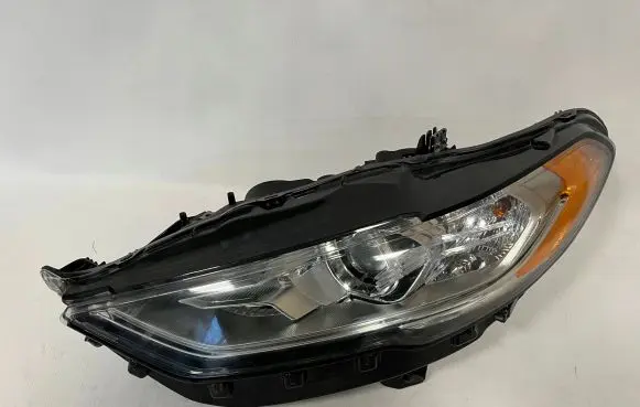 Ford Fusion II Headlight/headlamp