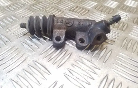 Clutch slave cylinder
