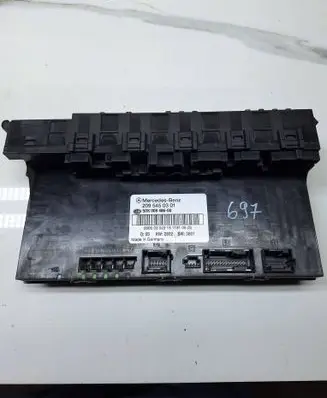 Mercedes-Benz CLK AMG A208 C208 Fuse module 2095450301