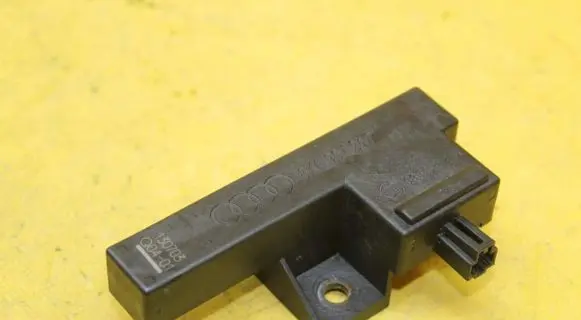 Audi A6 C7 Antenna control unit 33542221