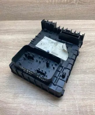 Volkswagen Golf V Fuse module 1K0937125A 0702587233E 1718307
