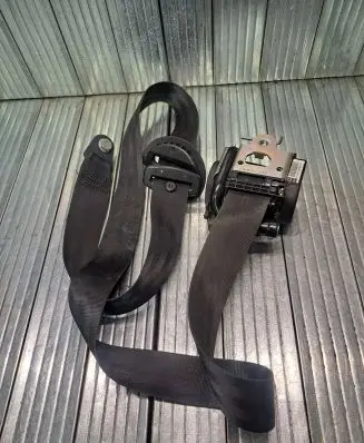 Citroen DS5 Front seatbelt 98019852XX