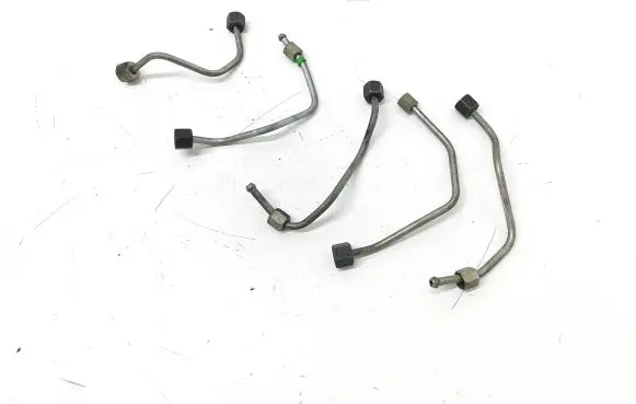 Volvo V40 Fuel injector supply line/pipe 