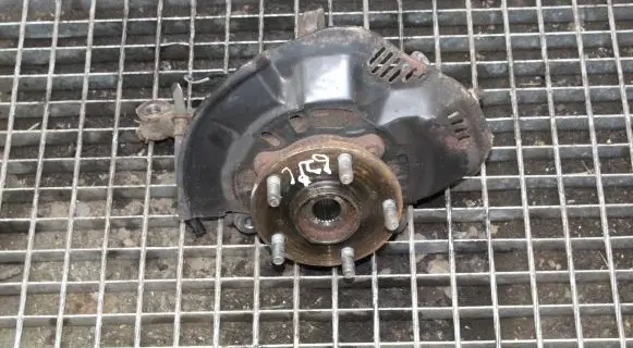 Toyota Auris 150 Front wheel hub