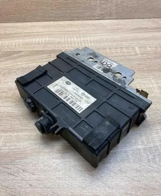 Volkswagen PASSAT B4 Engine control unit/module ECU 5DG00696273