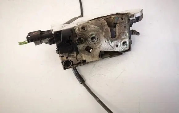 Peugeot 207 Front door lock 24094158