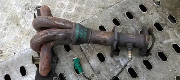 Ford Mondeo Mk III Exhaust manifold