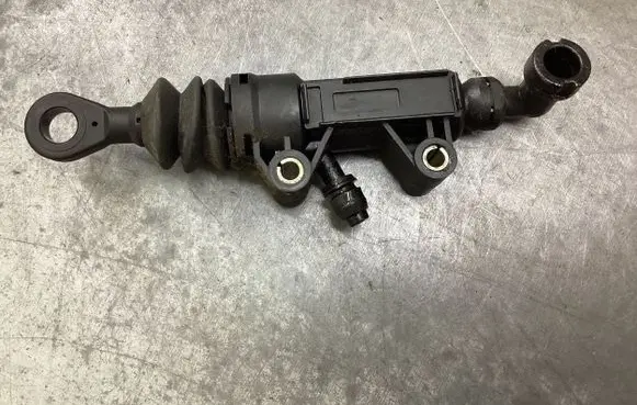 Mini One - Cooper R50 - 53 Clutch master cylinder 6758825 13670610G6