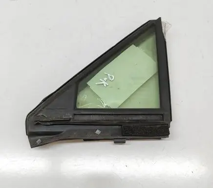 Toyota RAV 4 (XA50) Front door vent window glass four-door 6812642020
