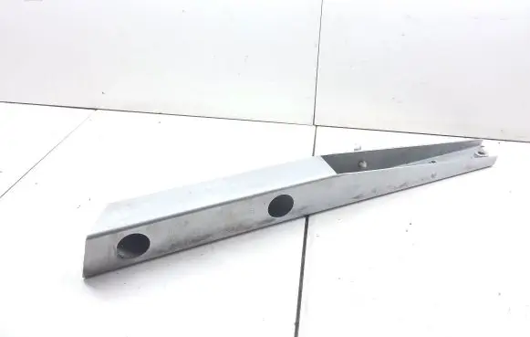 Fender mounting bracket