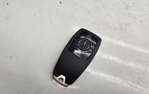 Mercedes-Benz Sprinter W907 W910 Ignition key/card A2479052507