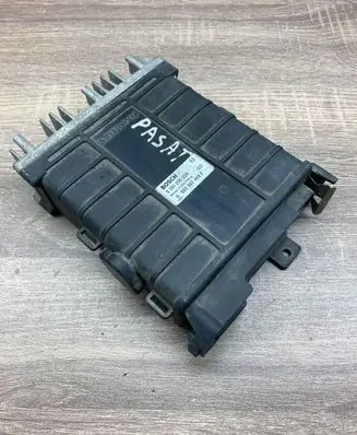 Volkswagen PASSAT B3 Engine control unit/module ECU 0261200228 893907404F