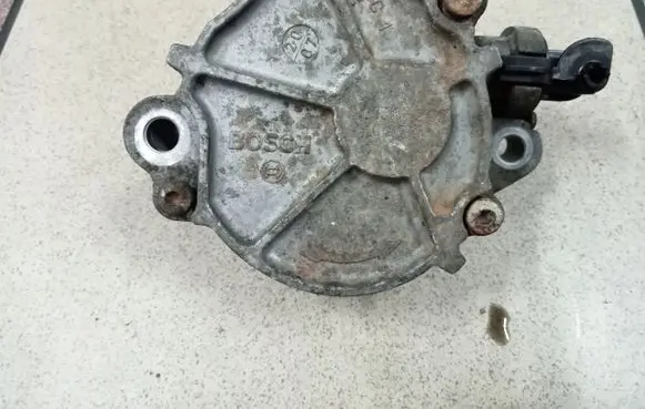 Peugeot 307 Vacuum pump D1562C2