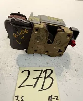Peugeot 406 Rear door lock 913876