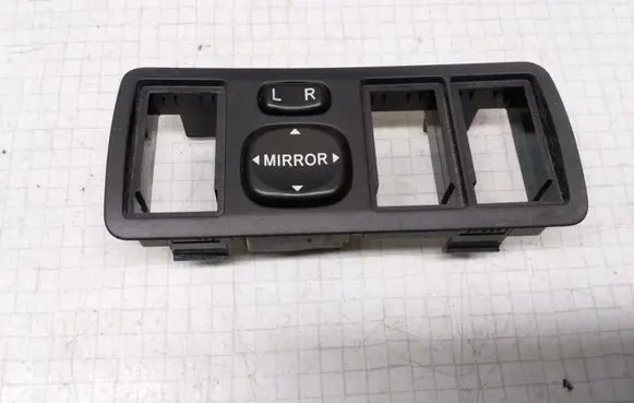 Toyota Corolla E120 E130 Wing mirror switch 777665 183574