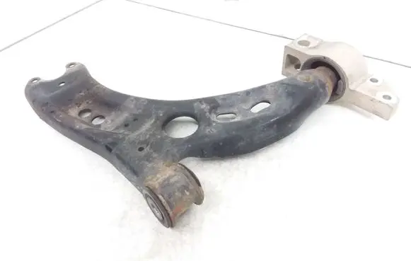 Skoda Octavia Mk2 (1Z) Front lower control arm/wishbone 1K0407160C
