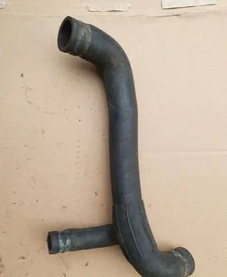 Volkswagen Golf II Engine coolant pipe/hose 037121053C