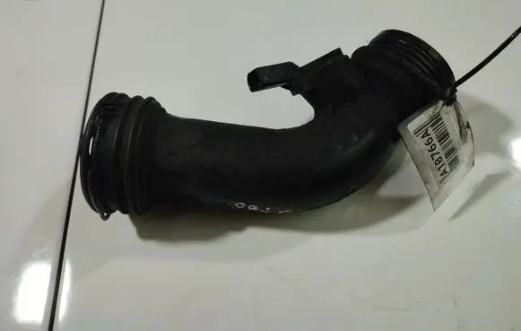 Volkswagen Touareg I Air intake hose/pipe