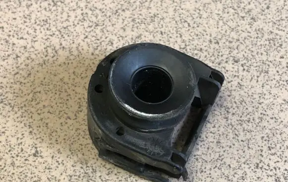 Peugeot 407 Radiator mount bracket 9639048580