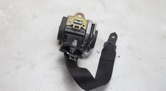 Mercedes-Benz E W211 Front seatbelt 561014701 2118600185