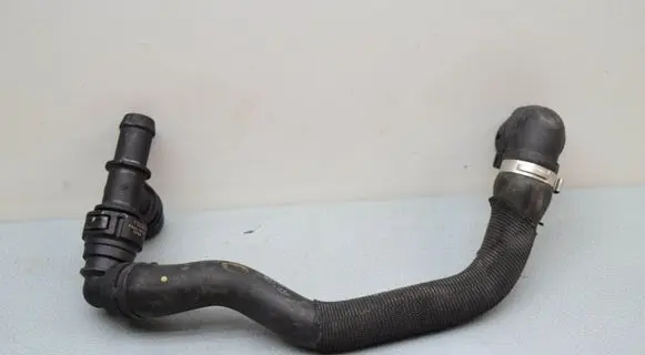Engine coolant pipe/hose
