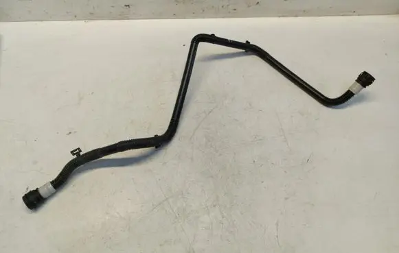 Tesla Model 3 Engine coolant pipe/hose 1077600-00-e