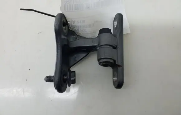 Mercedes-Benz ML W164 Front door upper hinge A2517201437