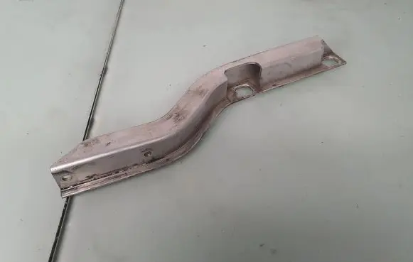 BMW 5 F10 F11 Radiator mount bracket 7583120 17117583120