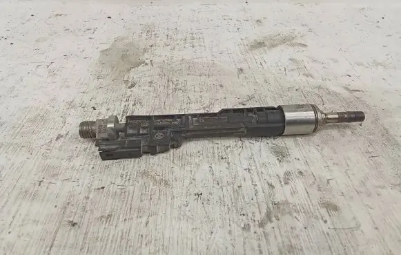 BMW 4 F32 F33 Fuel injector 7597870 0261500109 220329