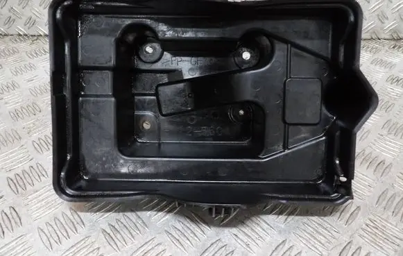 Ford Maverick Battery bracket 