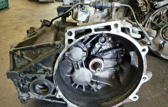 Mitsubishi Lancer VIII Manual 6 speed gearbox R8RYD F6MBA1BBZ