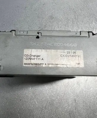Skoda Octavia Mk2 (1Z) CD/DVD changer 1Z0035111A