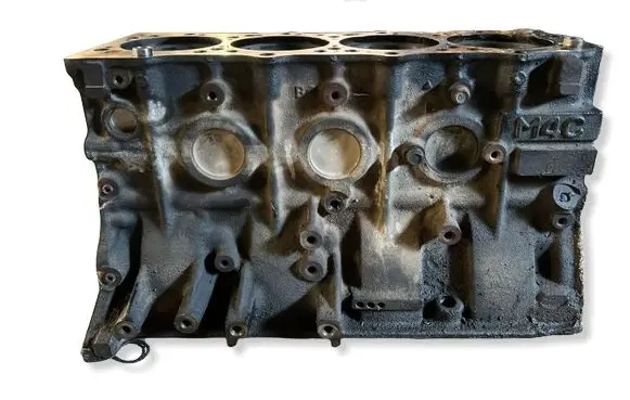 Mitsubishi Pajero Engine head 