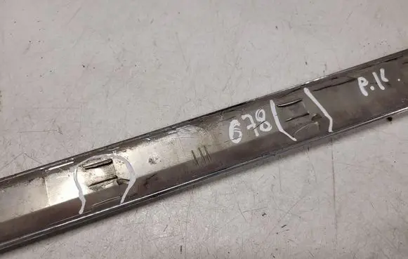 Citroen C5 Front door trim (molding) 9681804580