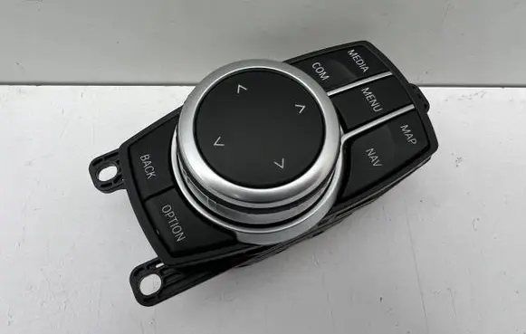 Multifunctional control switch/knob