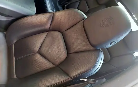 Porsche Cayenne (92A) Seat set 