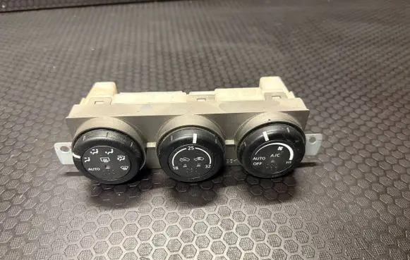 Nissan X-Trail T30 Climate control unit 27500EQ410 C4Z13 A0200018A04002