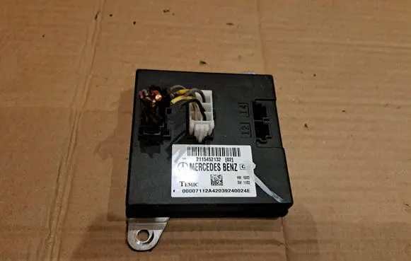 Mercedes-Benz E W211 Comfort/convenience module 2115452132