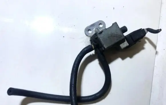 Volvo S40, V40 Turbo solenoid valve 72159302 96t184