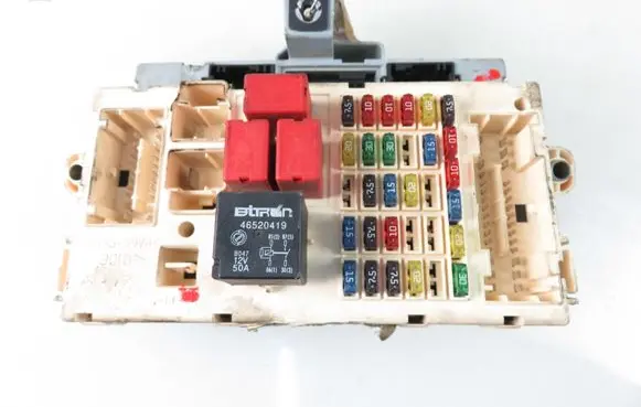 Fiat Stilo Fuse box set 46797600