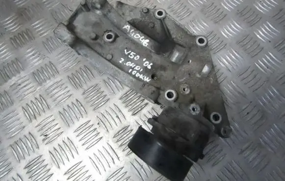 Volvo V50 Engine mounting bracket 9682367380