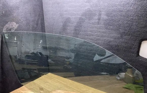 BMW 3 E92 E93 Front door window glass four-door DOT503AS2M381 E00C286 43R00346