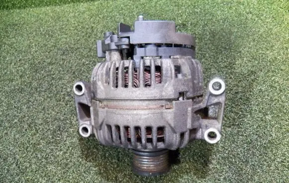 Mercedes-Benz Sprinter W906 Generator/alternator 0124125077
