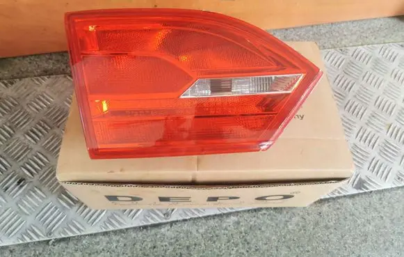 Volkswagen Jetta VI Tailgate rear/tail lights