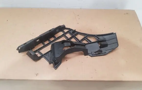 Mercedes-Benz A W176 Front bumper mounting bracket A1768850321