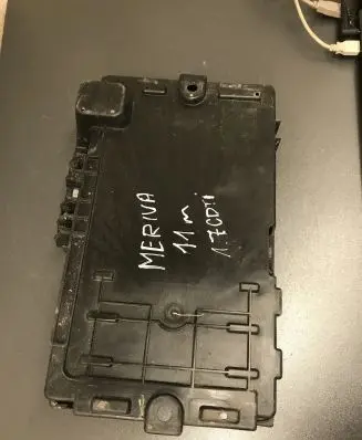 Opel Meriva B Battery tray 13312808