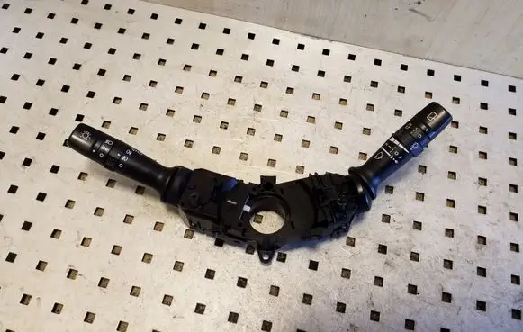 KIA Rio Wiper turn signal indicator stalk/switch 202008910