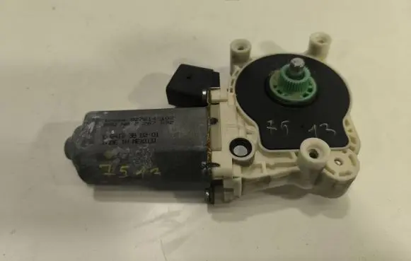 BMW X5M E70 Rear door window regulator motor 7267692 927614102