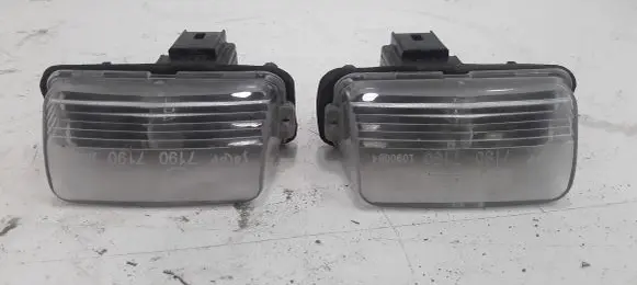 Citroen C4 Grand Picasso Number plate light 1090084